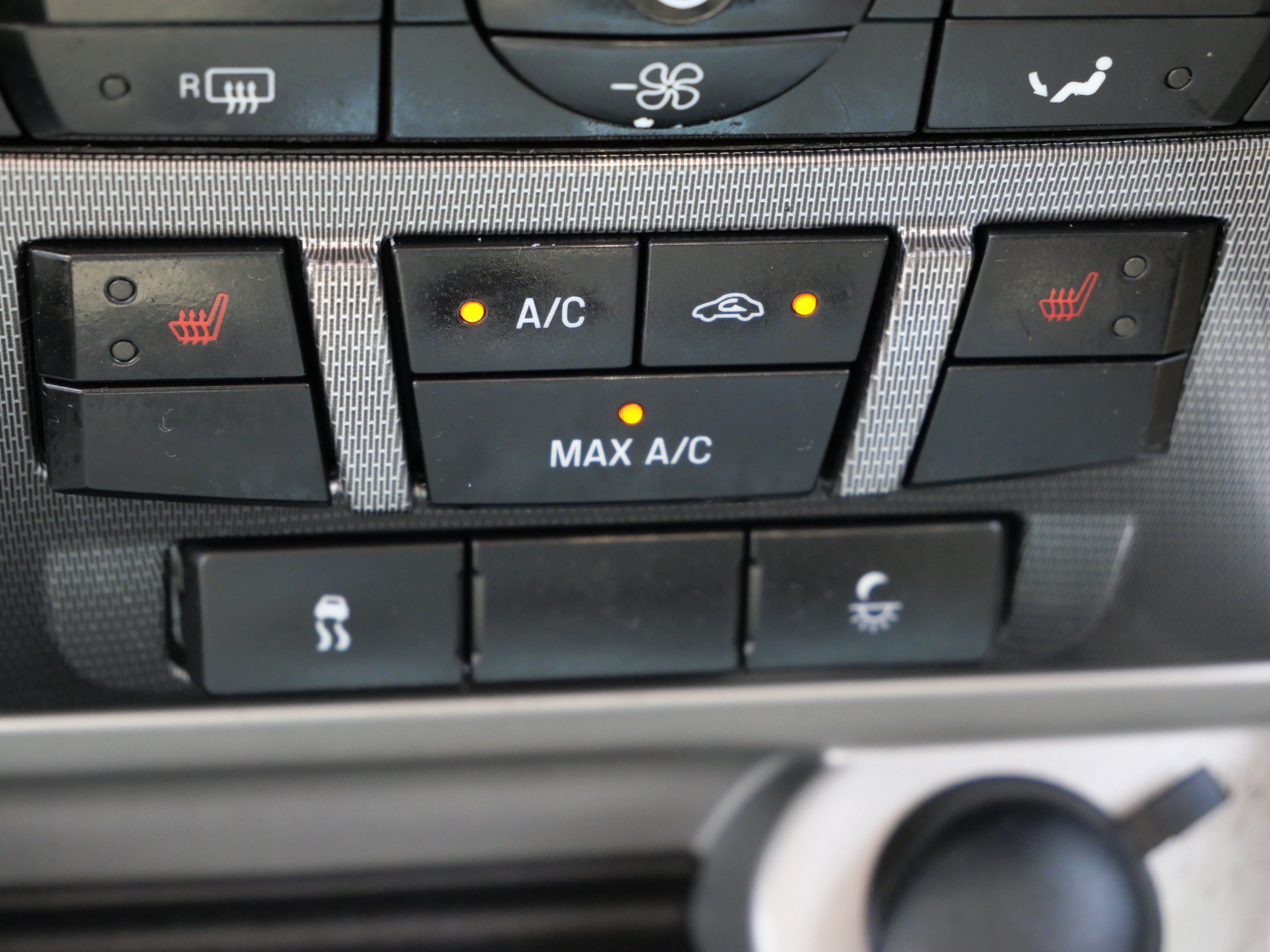 Used 2010 Gray Ford SEL image 21