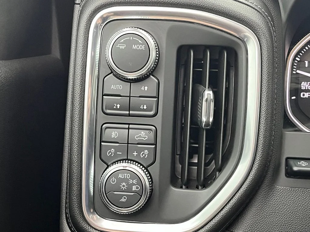 Used 2020 Red GMC Denali image 25