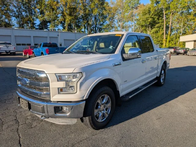 Used 2015 White Ford Lariat image 3
