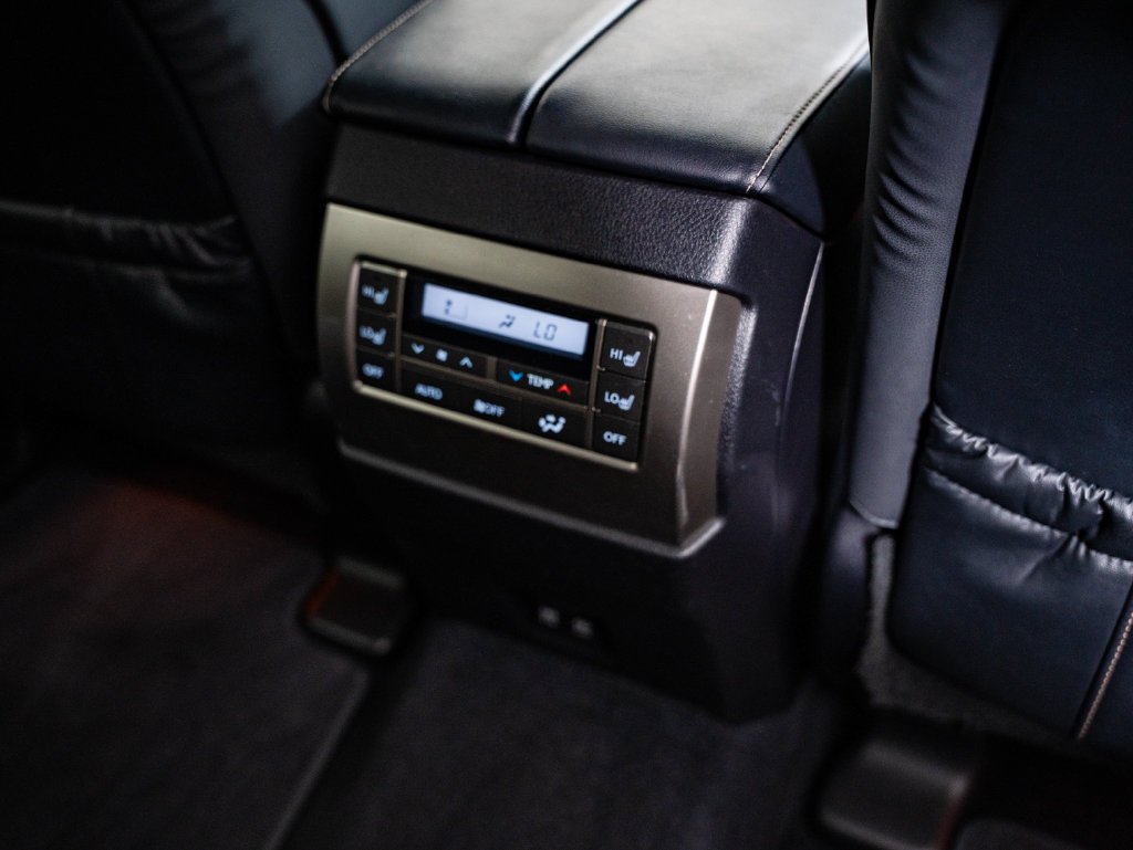 Used 2021 Black Lexus 460 image 34
