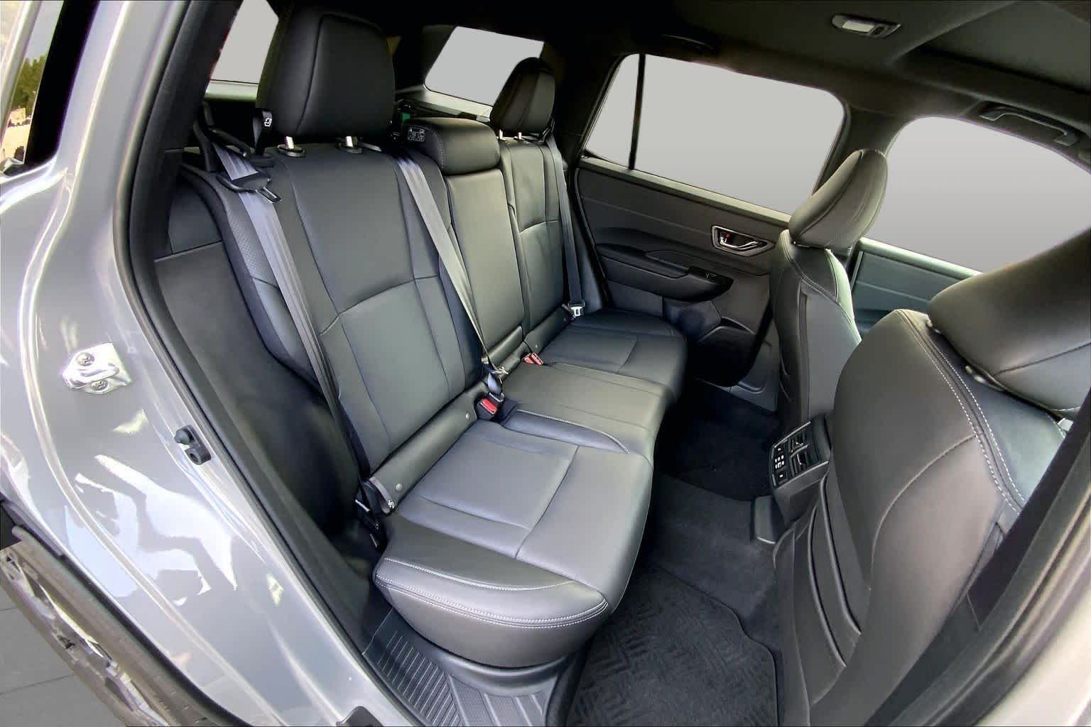 Used 2026 River Rock Pearl Subaru Touring image 18