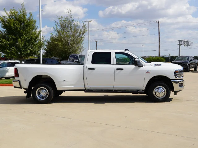 New 2027 Bright White Clear-Coat Exterior Paint RAM Tradesman image 14