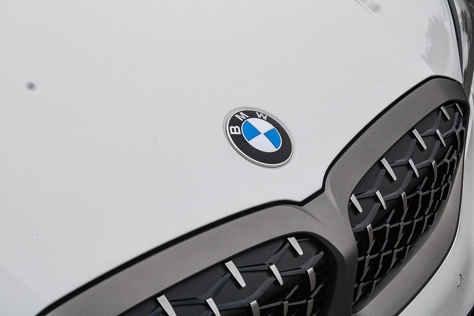 Used 2022 Alpine White BMW M340i image 9