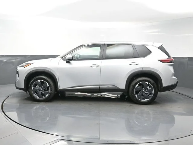 Used 2025 Silver Nissan SV image 4