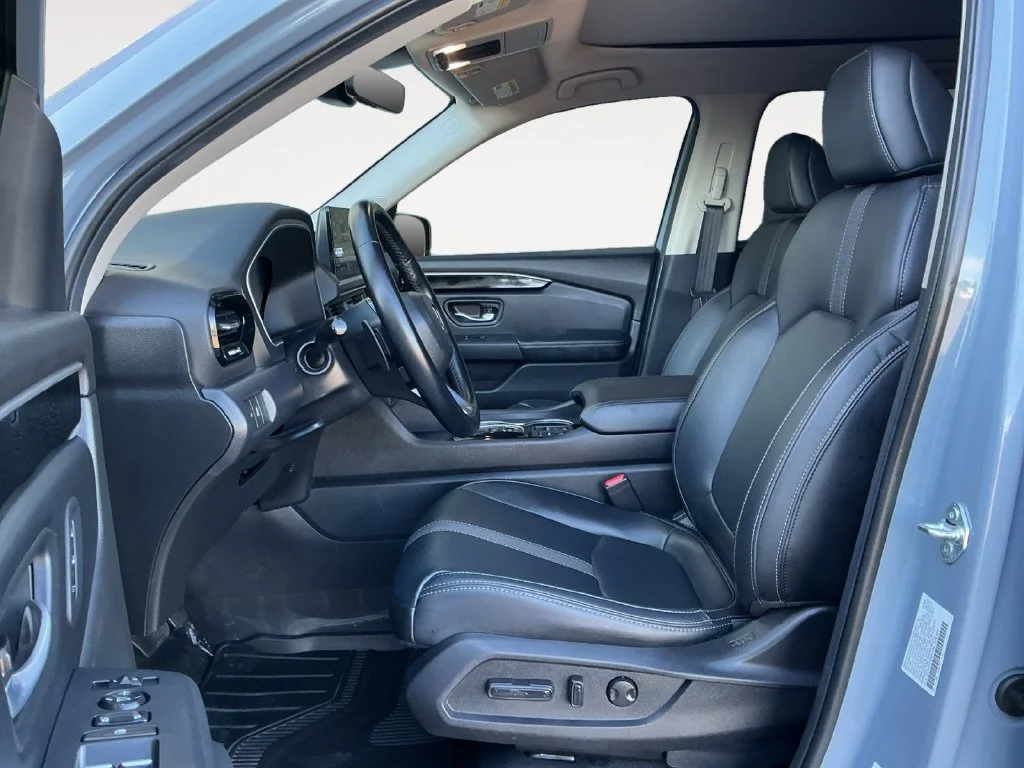 Used 2025 Blue Honda Touring image 16