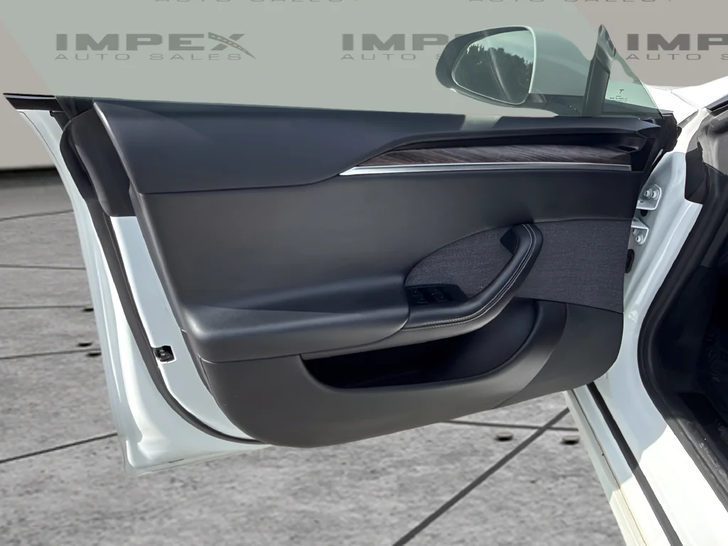 Used 2023 White Tesla Base image 20