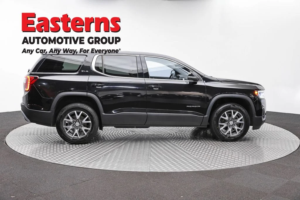 Used 2022 Black GMC SLE image 4