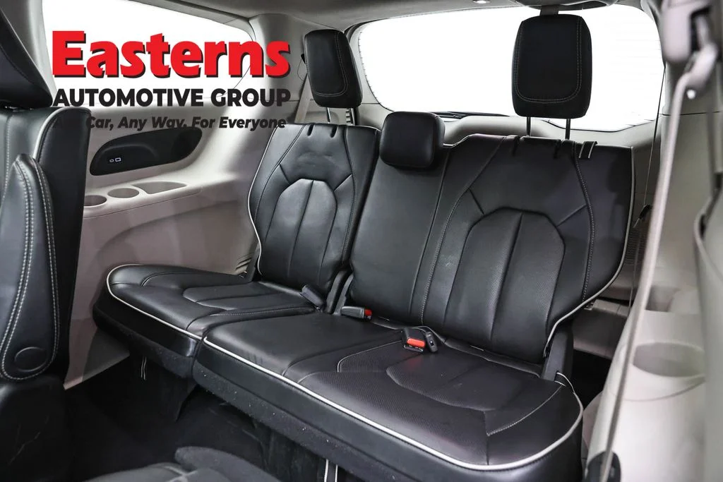 Used 2023 Black Chrysler Limited image 28