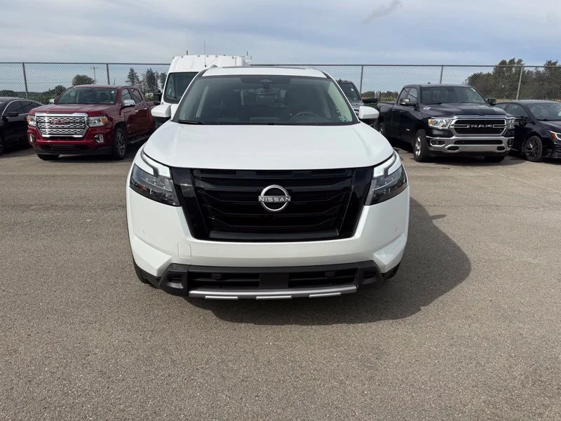 Used 2025 White Nissan SL image 14
