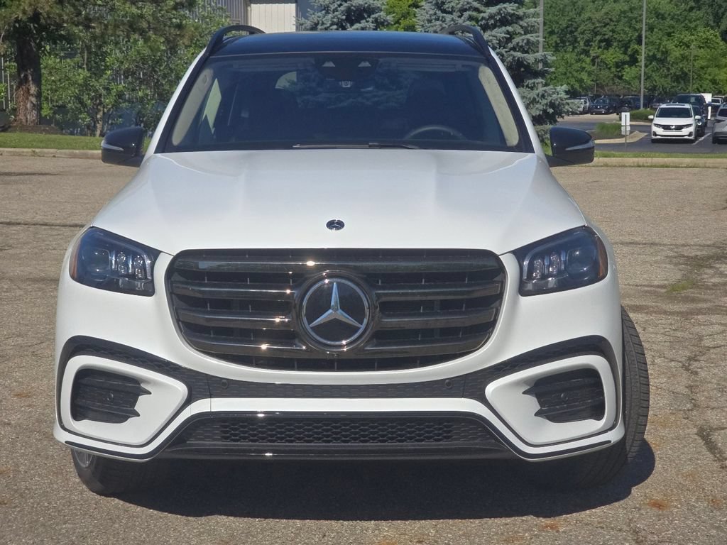 New 2026 MANUFAKTUR Moonlight White Metallic Mercedes-Benz GLS 450 image 51