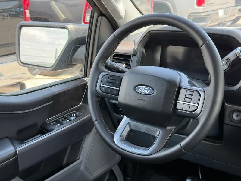 2025 Ford F-150 XLT - Photo 12
