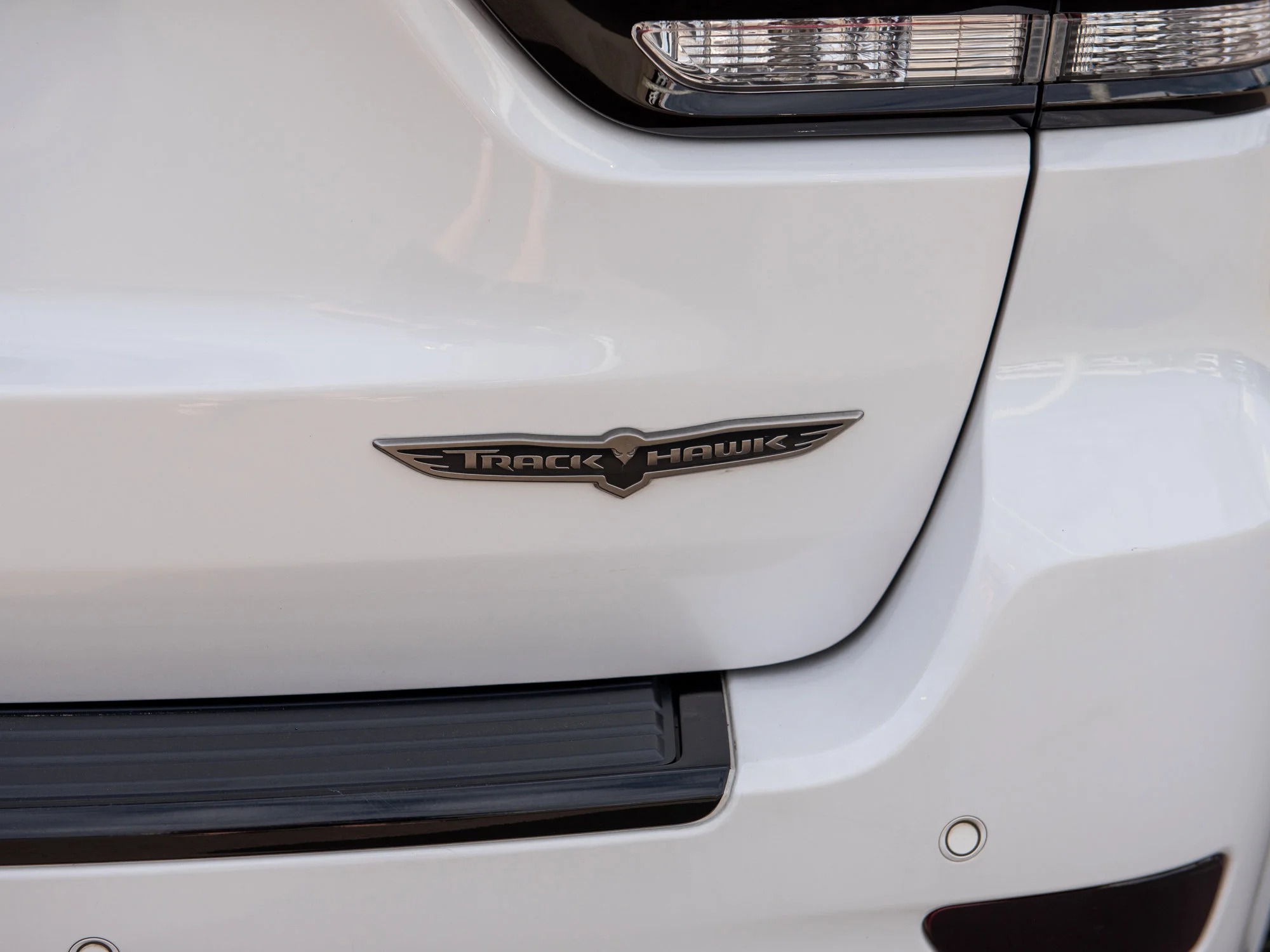Used 2018 White Jeep Trackhawk * No Accidents | 707 HP | V8 Supercharged | Brembo | Trailer Tow | Heated/Vented Seats image 18