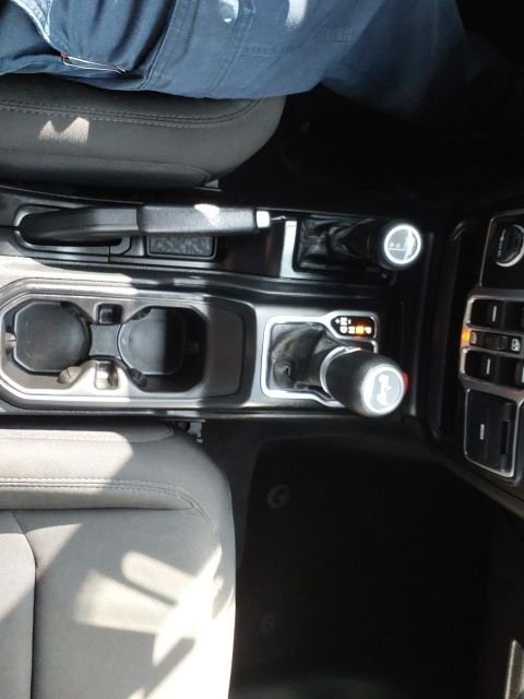 Used 2022 Black Jeep Unlimited Sport Altitude image 17