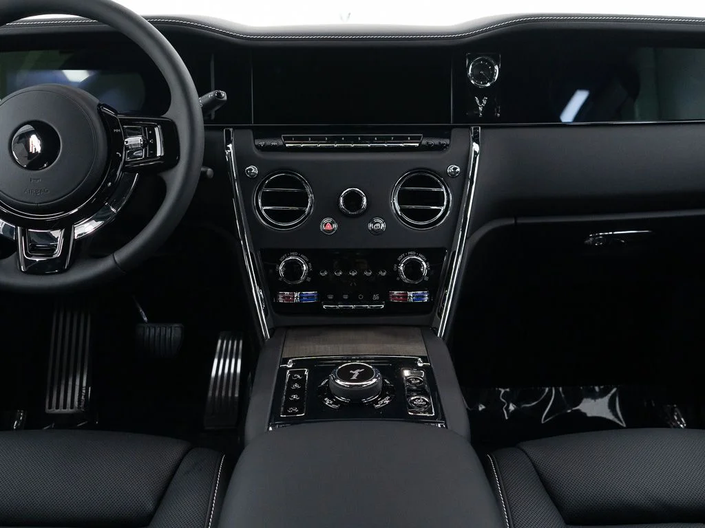 New 2027 Black Diamond Rolls-Royce  image 36