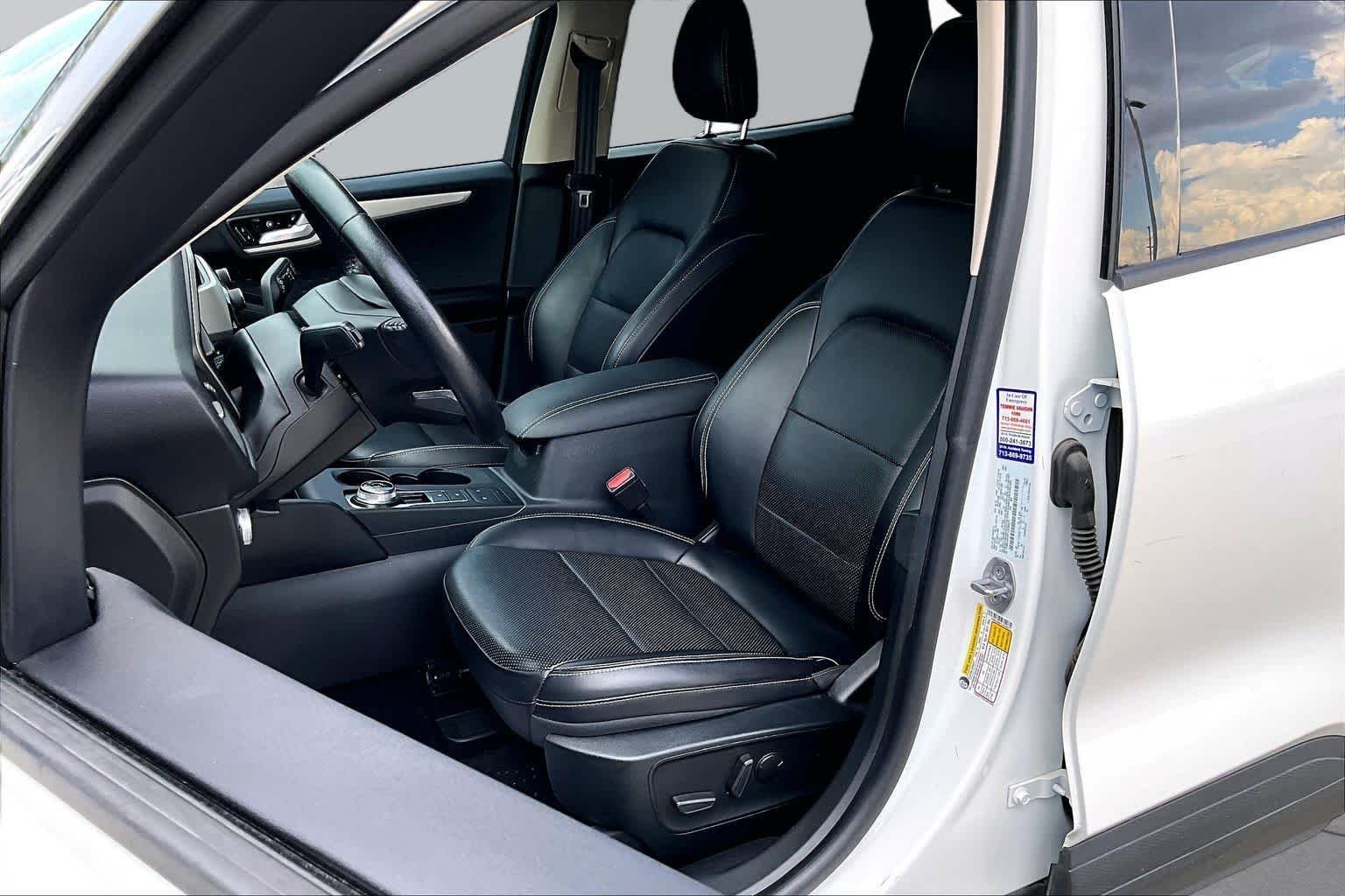 Pre-Owned 2020 Ford Escape SEL