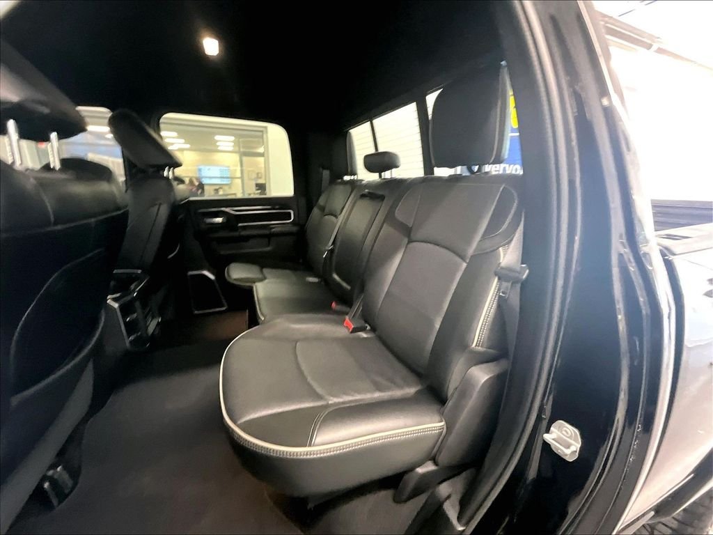Used 2022 Diamond Black Crystal Pearlcoat Ram Laramie image 15