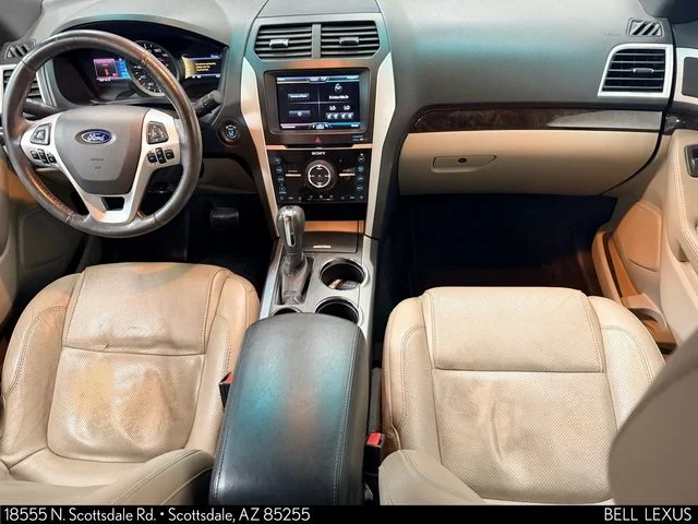 Used 2012 White Ford Limited image 13