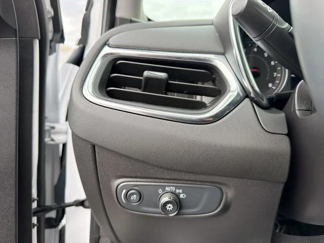 Used 2024 Summit White Chevrolet LT image 17