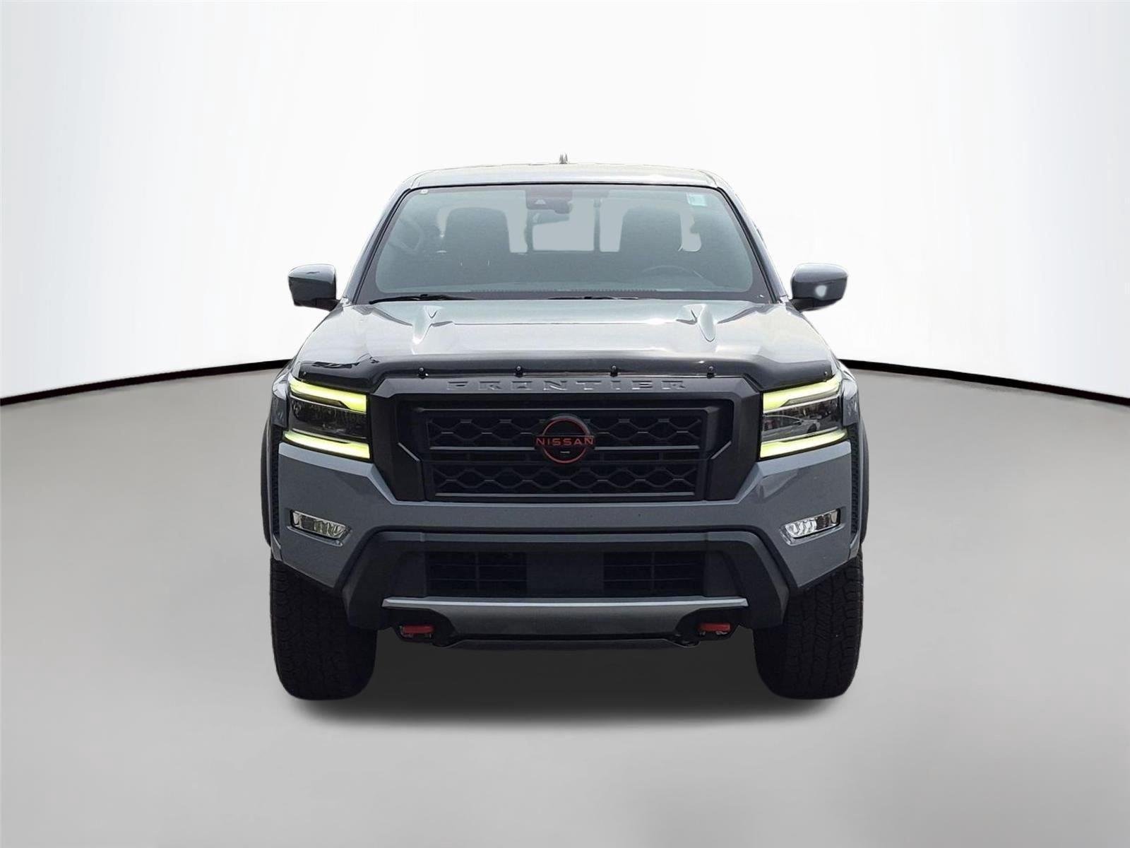 Used 2022 Boulder Grey Pearl Nissan PRO-4X image 8