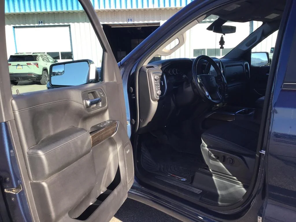 Used 2020 Northsky Blue Metallic Chevrolet RST image 10