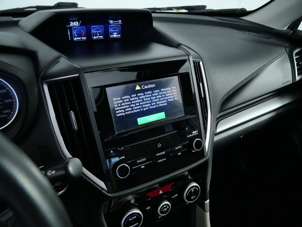 Used 2020 White Subaru Premium image 20