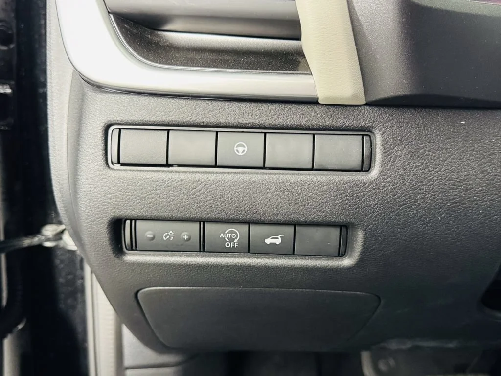 2025 Nissan Rogue SV - Photo 12