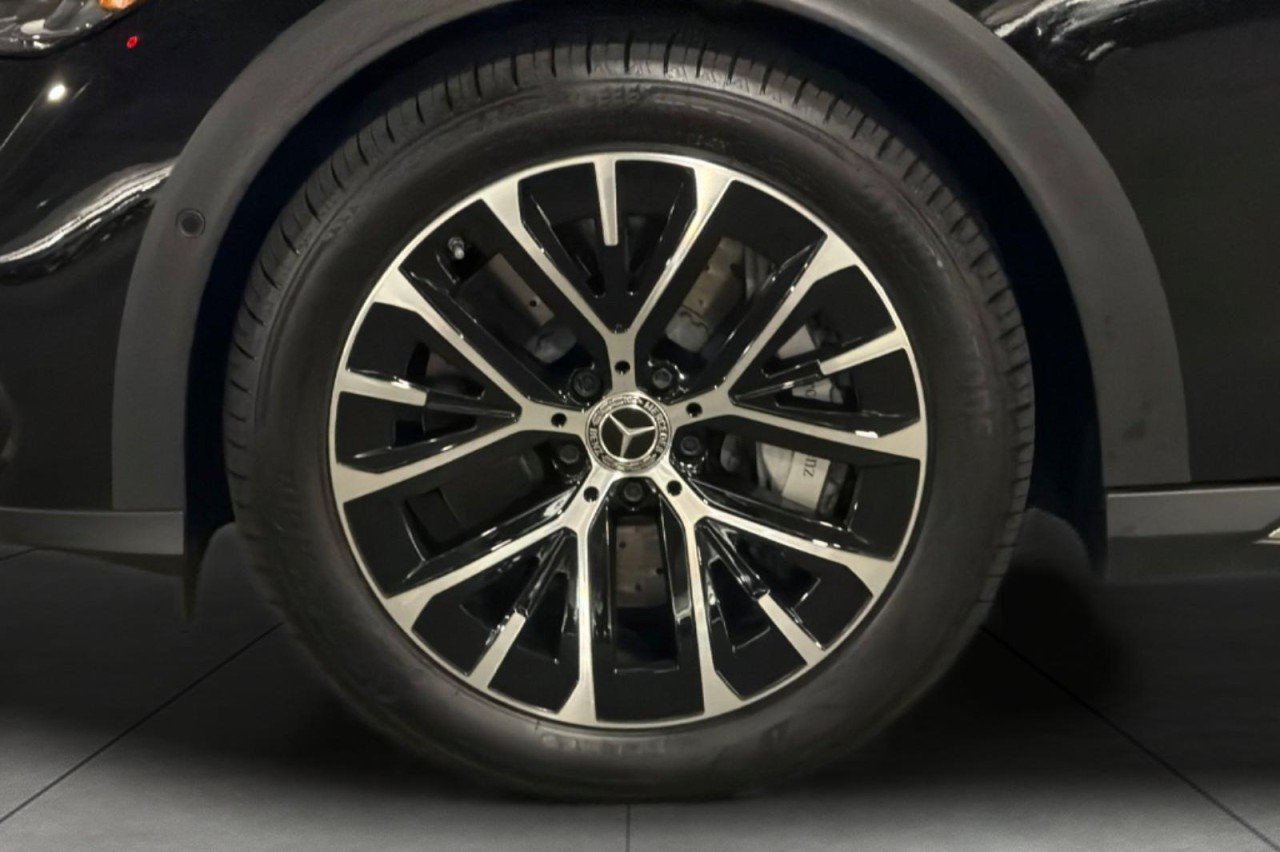 Used 2026 OBSIDIAN BLACK METAL Mercedes-Benz E 450 image 25