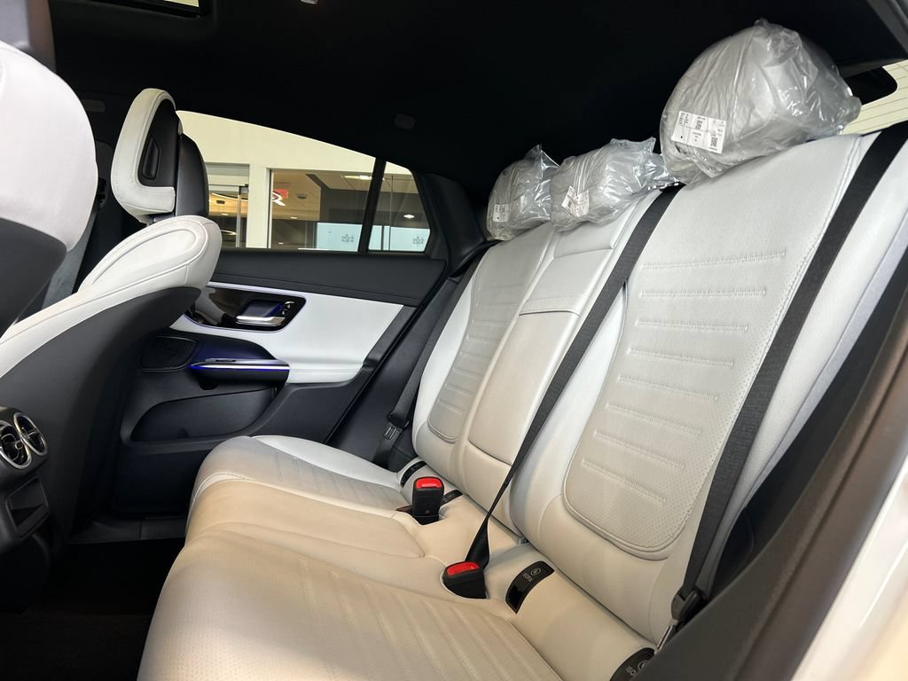 New 2027 Polar White Mercedes-Benz GLC 300 image 23