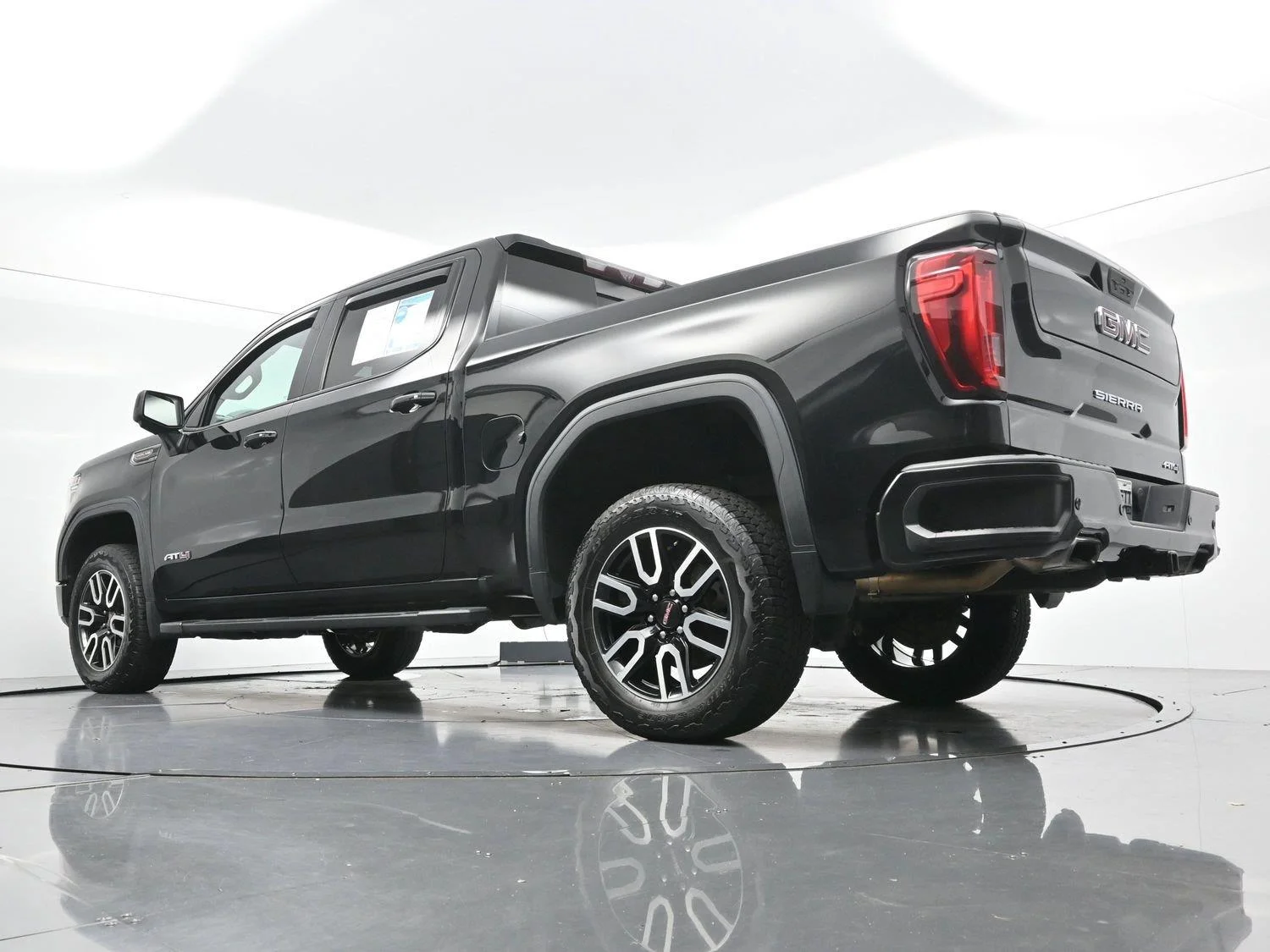 Used 2020 ONYX BLACK GMC AT4 image 51