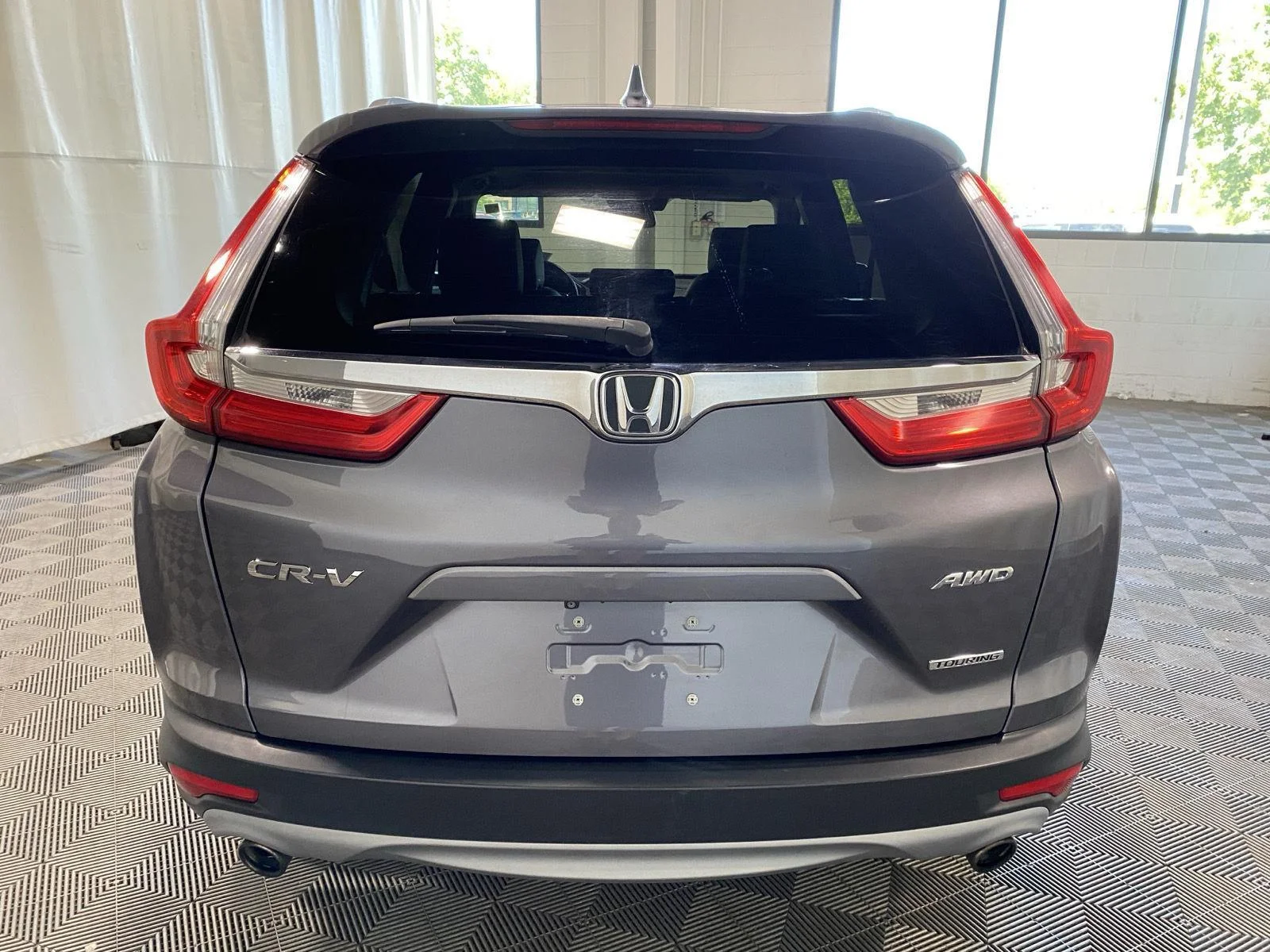 Used 2019 Modern Steel Metallic Honda Touring image 7