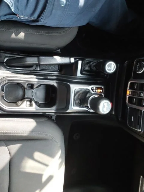 Used 2022 Black Jeep Unlimited Sport Altitude image 17