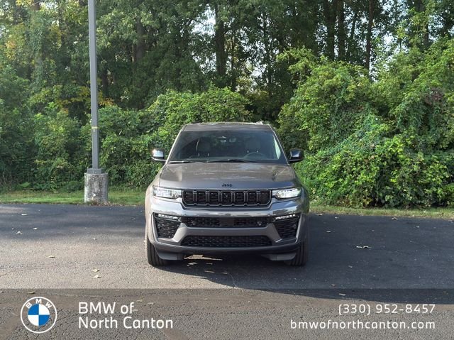 Used 2026 Gray Metallic Jeep Limited Reserve image 3