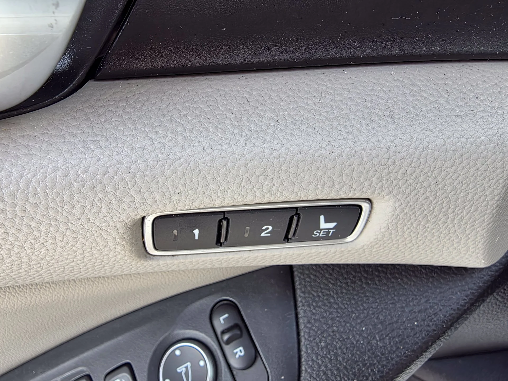 Certified Used 2021 Platinum White Pearl Honda Touring image 14