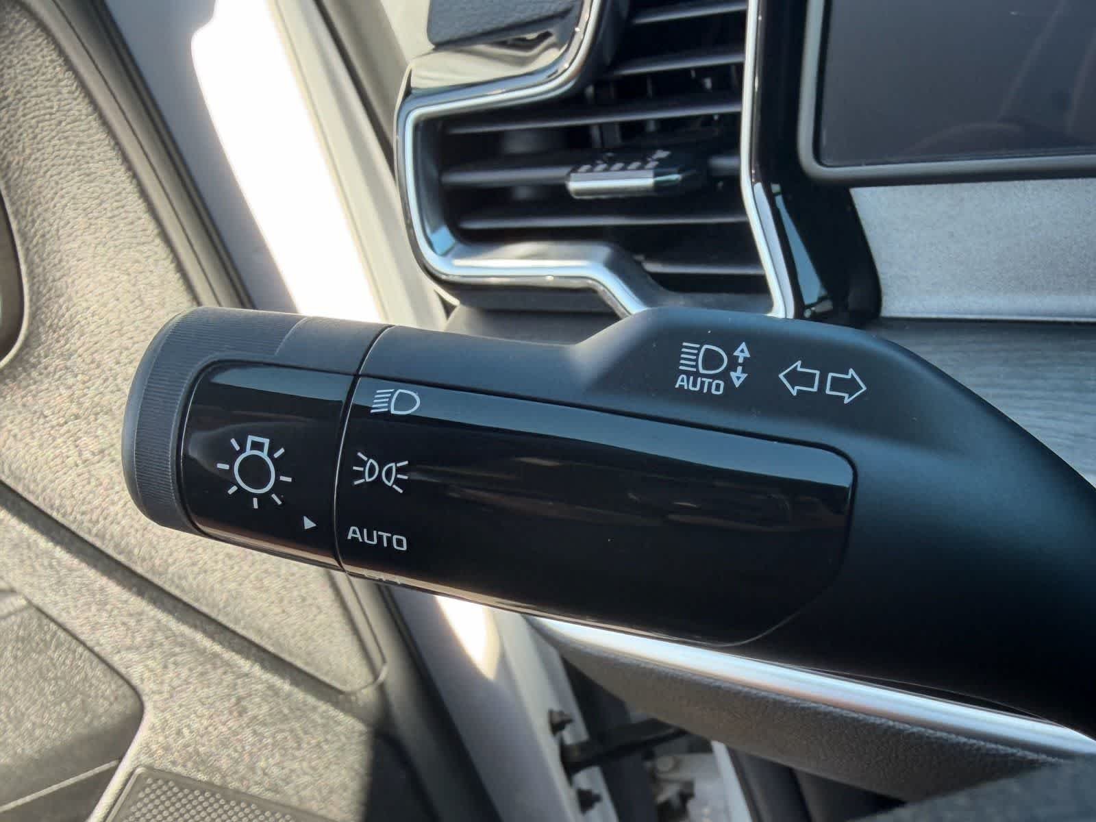 Used 2025 Glacial White Pearl Kia X-Line image 14