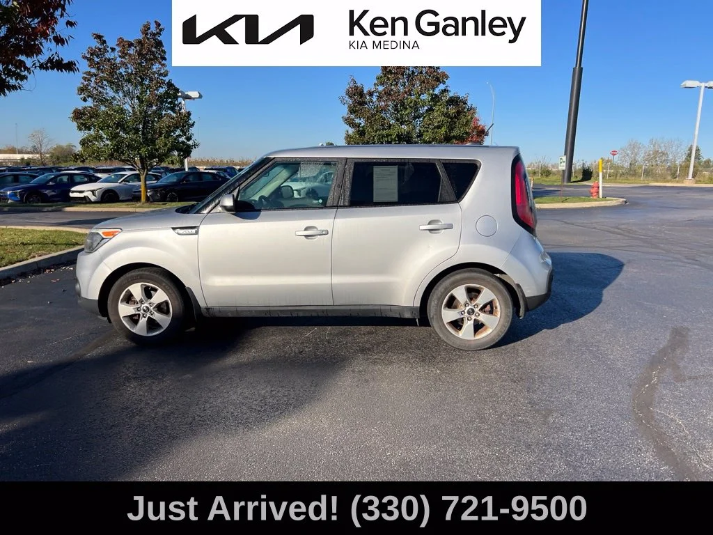 Used 2017 Silver Kia Base image 8