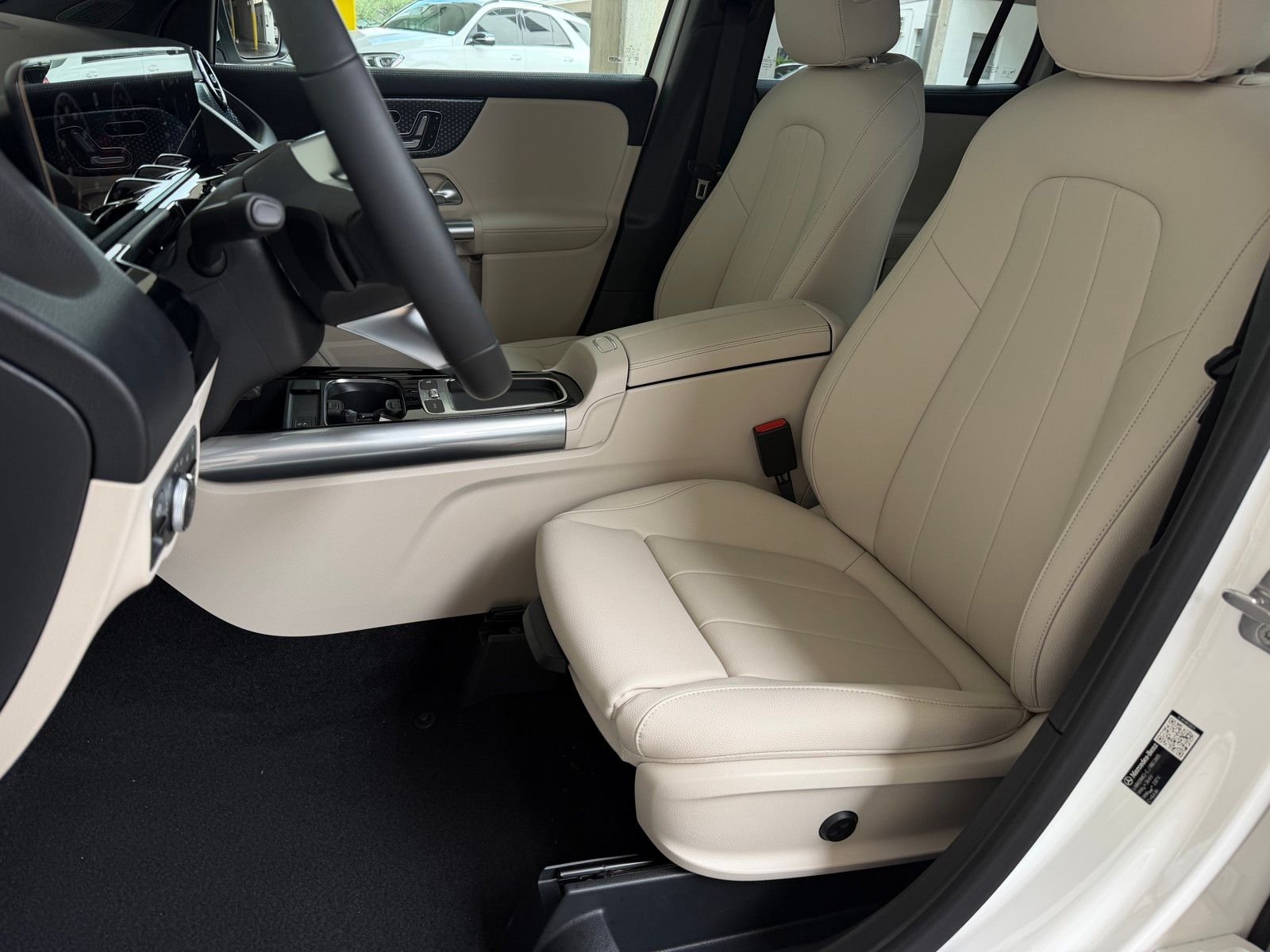 New 2026 Polar White Mercedes-Benz GLA 250 image 13