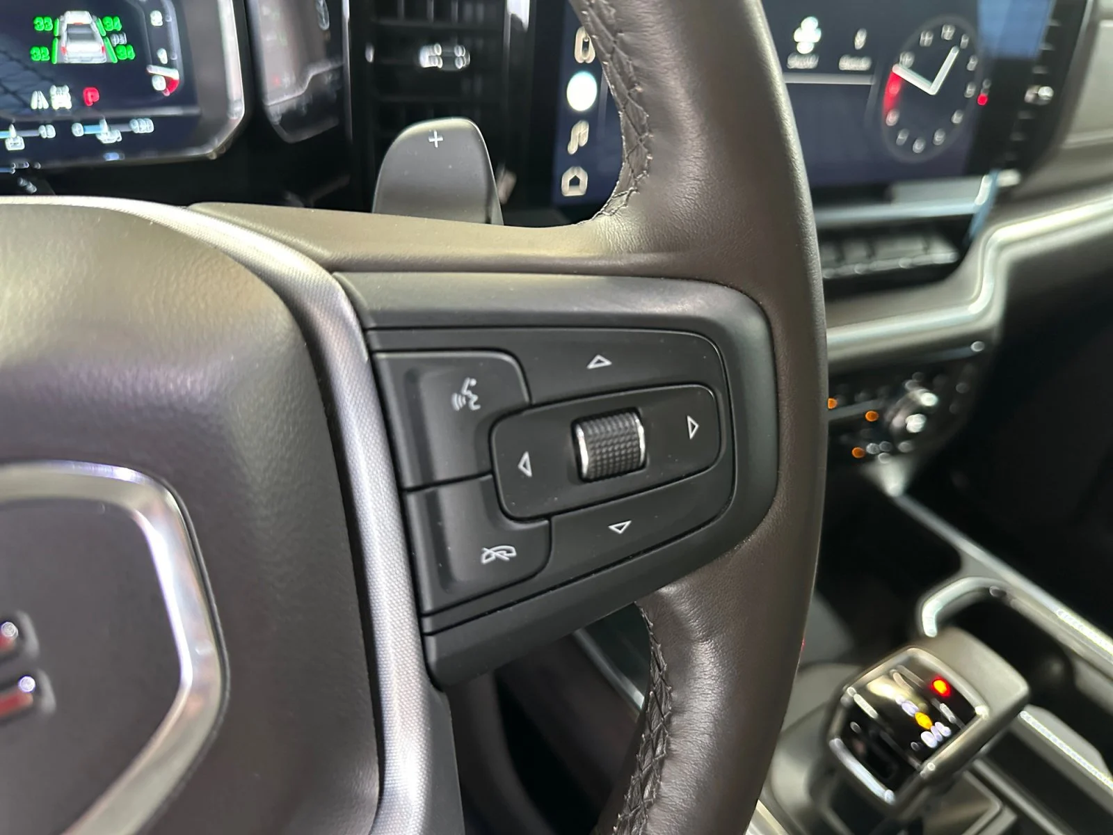 Used 2022 Cayenne Red Tintcoat GMC SLT image 29