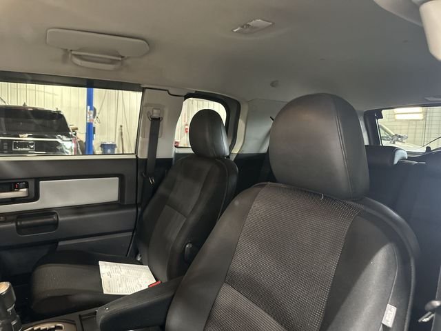 Used 2010  Toyota Base image 20