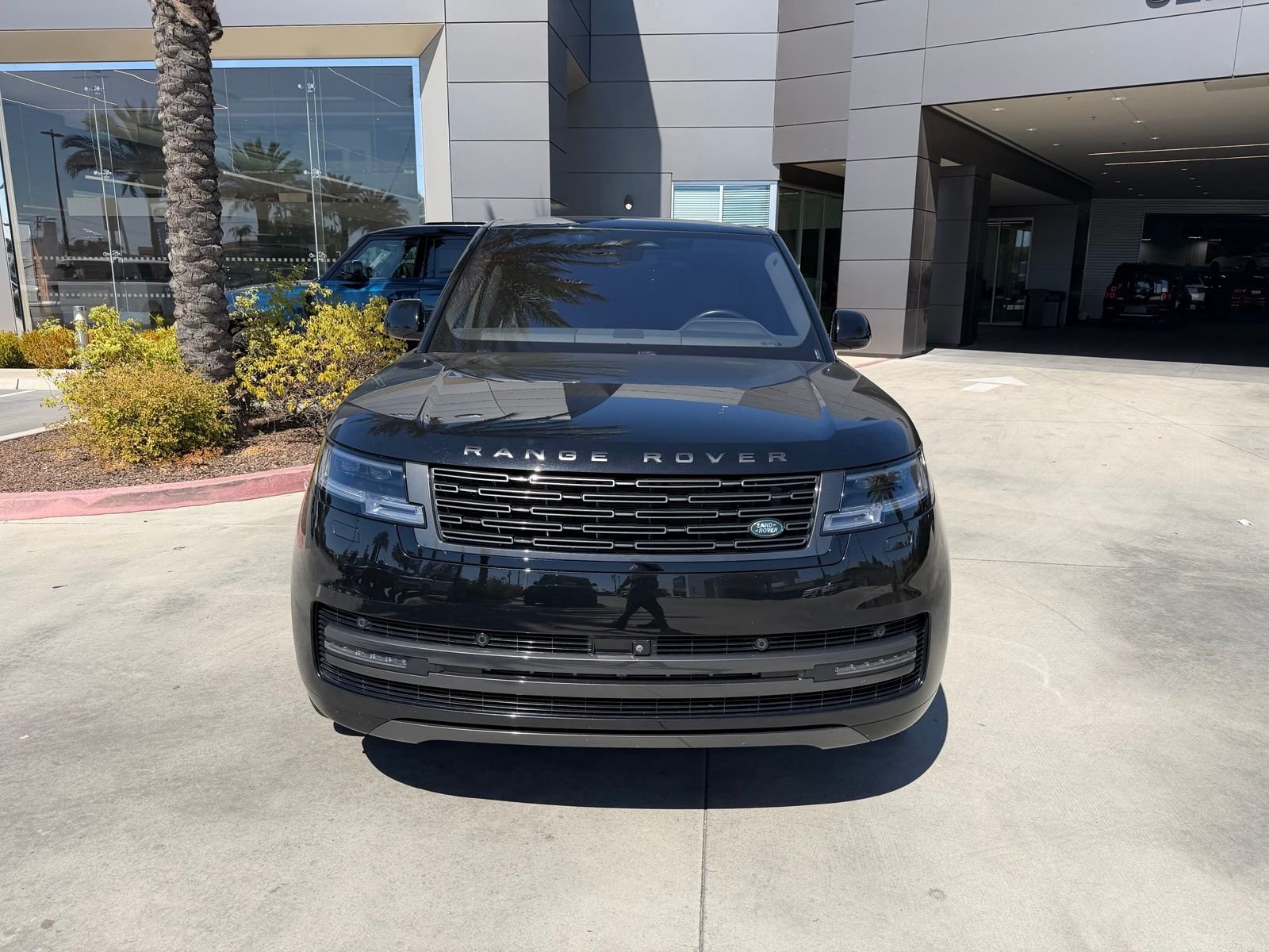 Certified Used 2023 Black Land Rover SE image 2