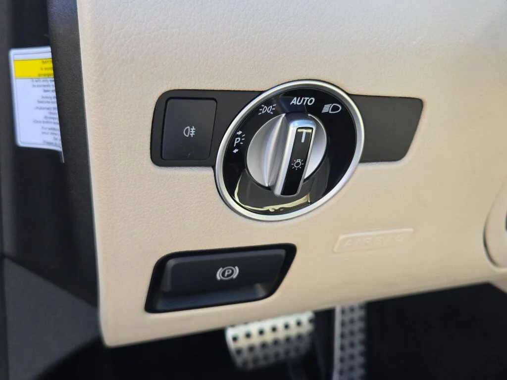 Used 2012 Blue Mercedes-Benz SLK 250 image 19