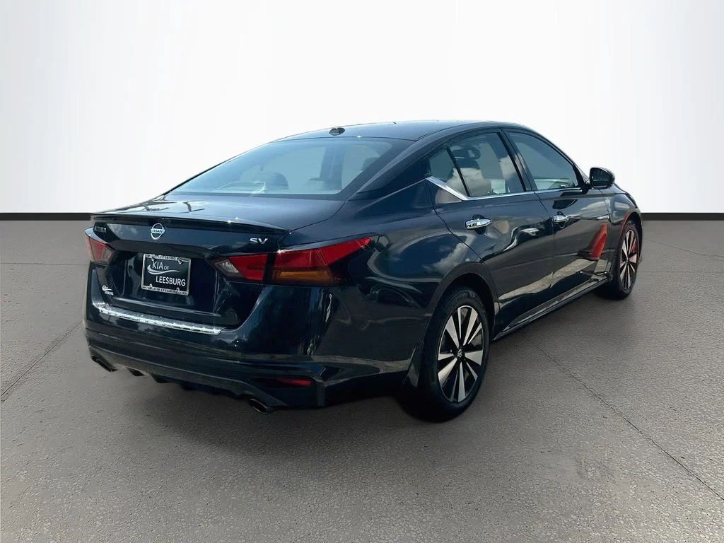 Used 2020 Blue Nissan 2.5 SV image 7