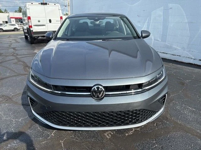 Used 2025  Volkswagen 1.5T SE image 15