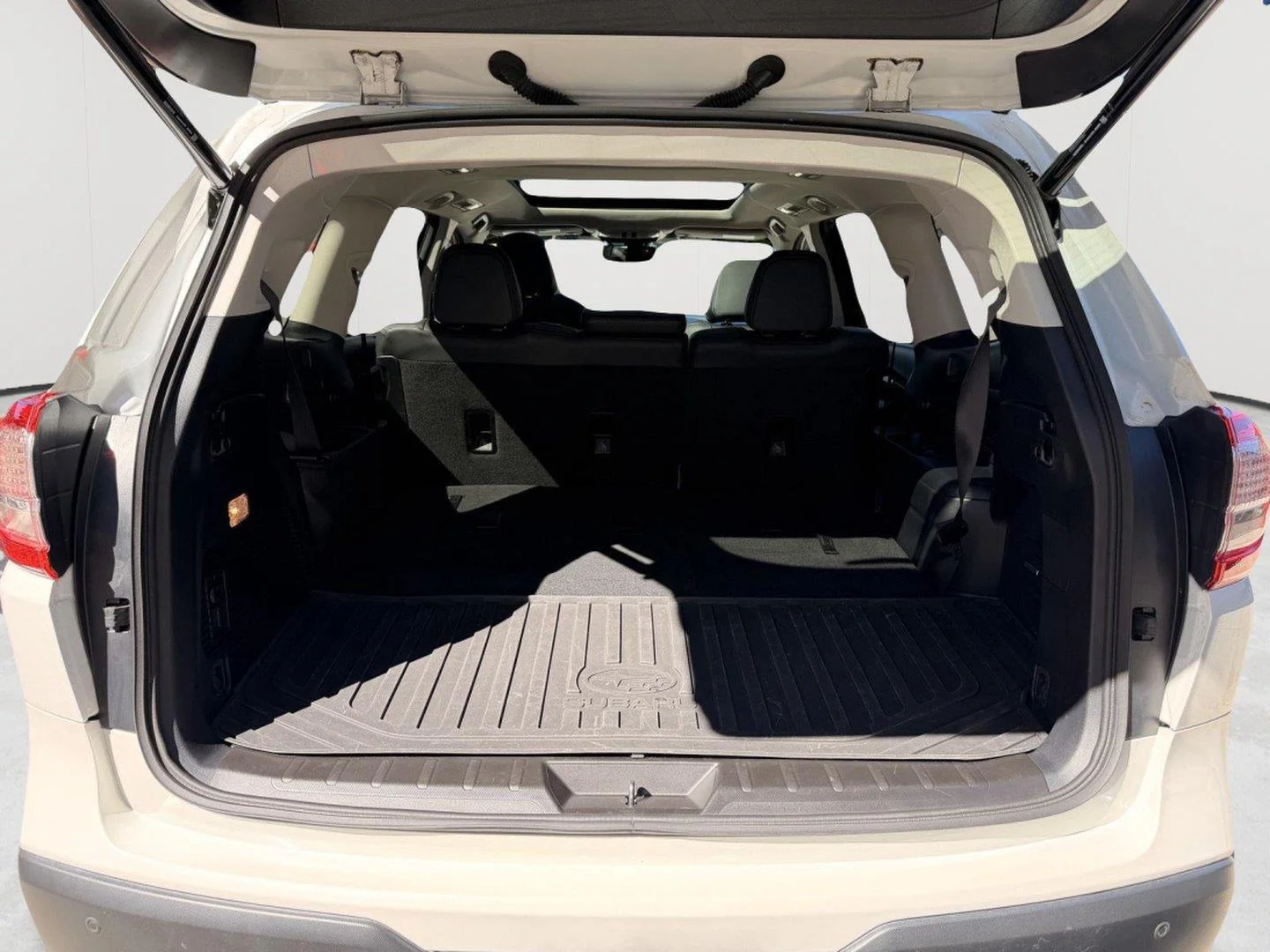 Used 2024 Crystal White Pearl Subaru Limited image 6