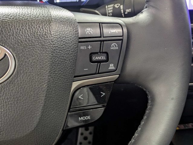 Used 2025 Wind Chill Pearl Toyota XSE image 27
