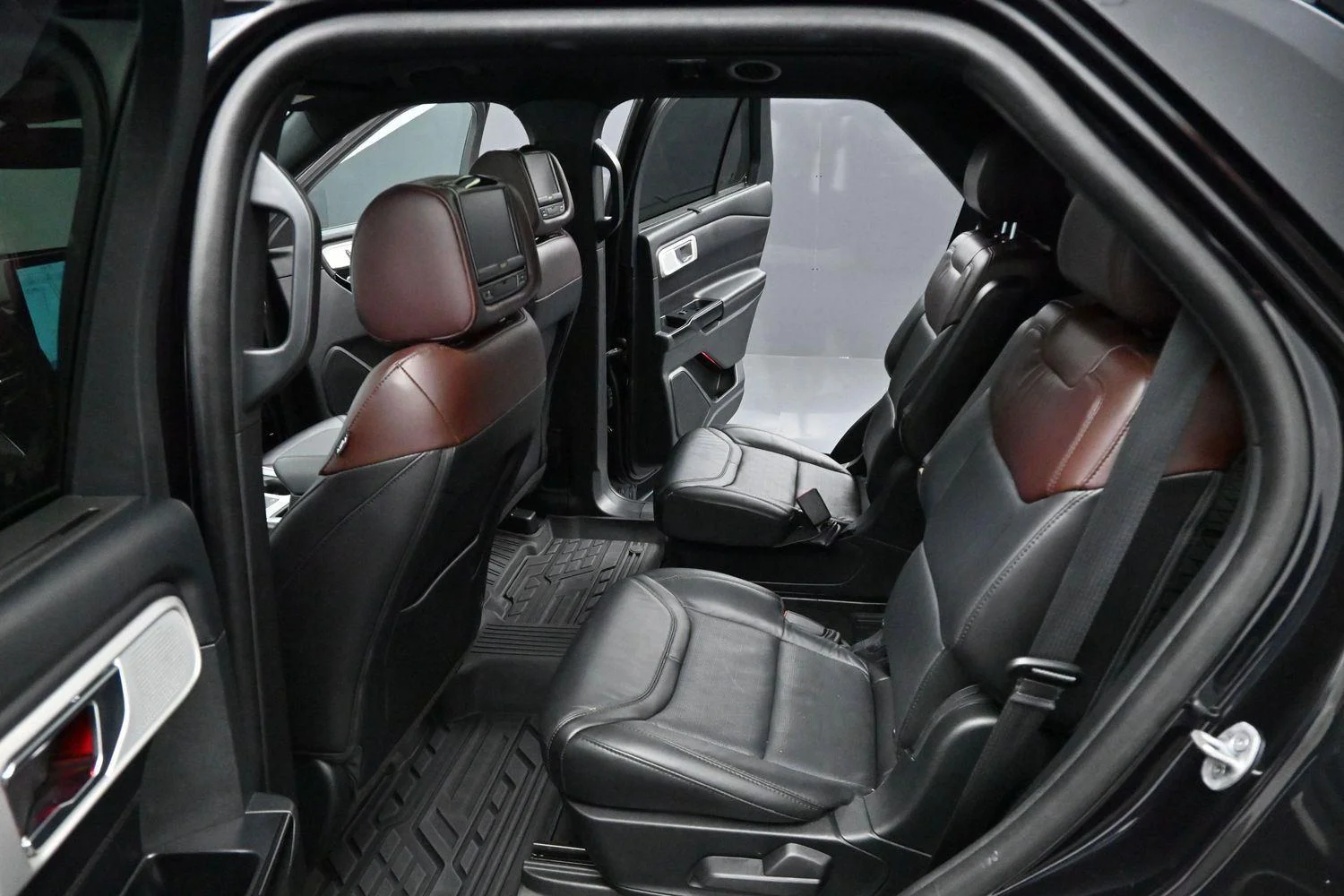 Used 2022 Agate Black Ford Platinum image 30