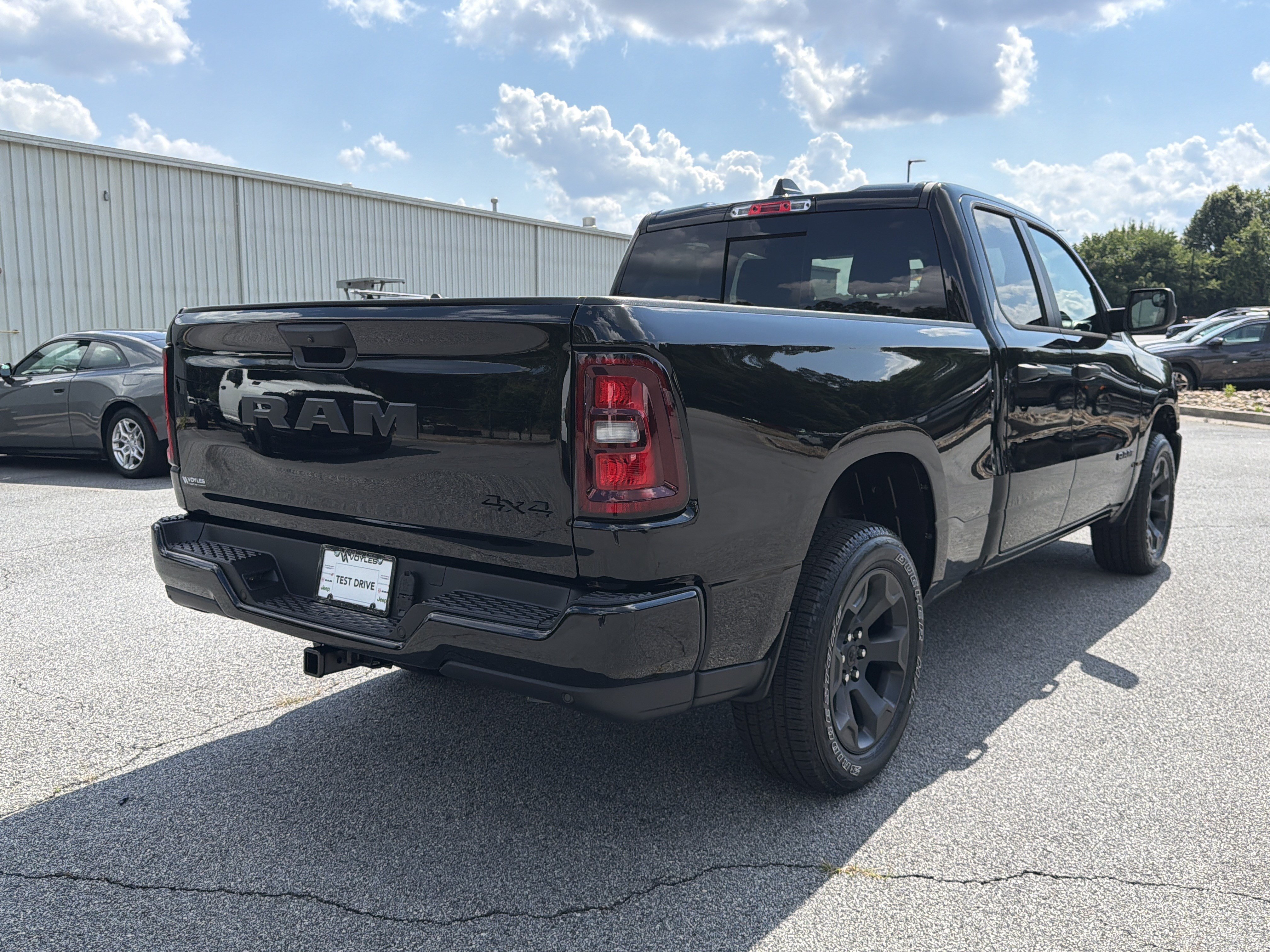 New 2026 Diamond Black Crystal Pearl-Coat Exterior Paint RAM Express image 8