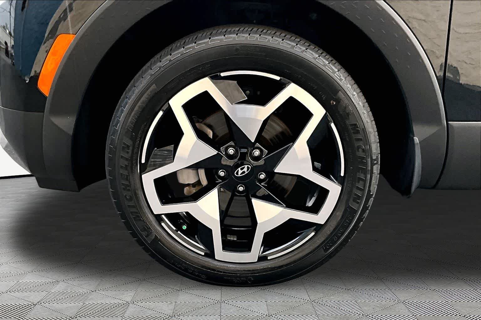 Used 2023 Phantom Black Hyundai Limited image 19