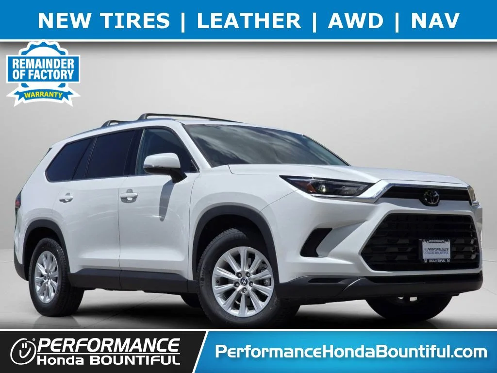 Used 2024 Wind Chill Pearl Toyota XLE image 1