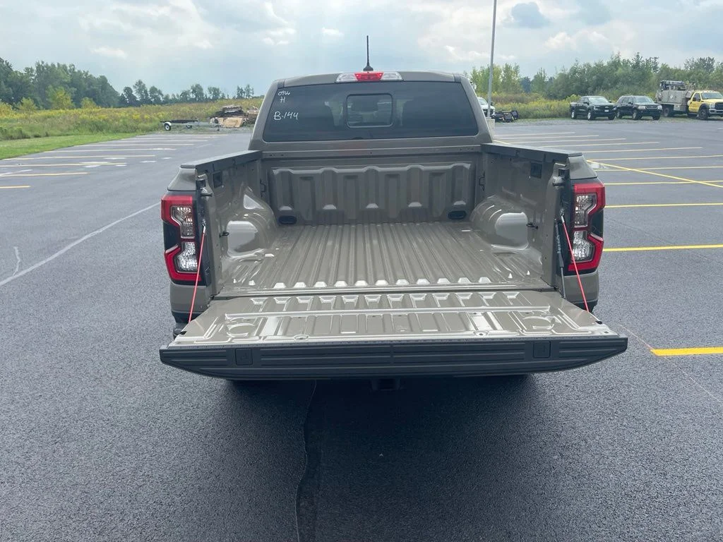 New 2026 Marsh Gray Ford XLT image 10