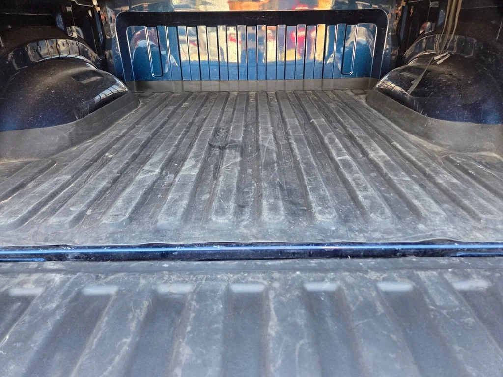 Used 2022 Blue Ram Big Horn/Lone Star image 17